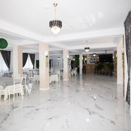 Rem Garden Hotel Novaci-Straini Ngoại thất bức ảnh