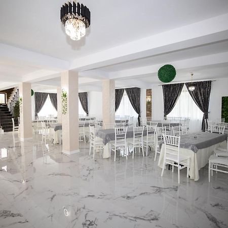 Rem Garden Hotel Novaci-Straini Ngoại thất bức ảnh