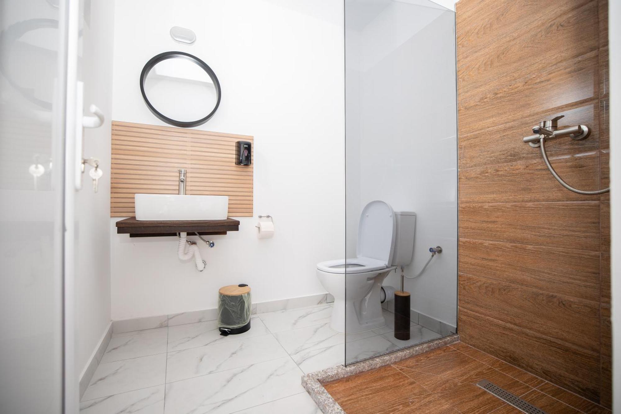 Rem Garden Hotel Novaci-Straini Ngoại thất bức ảnh